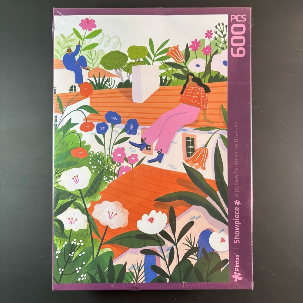 NEW Flower Ladies 600 Piece Plastic Jigsaw Puzzle by Pintoo - Dented Box